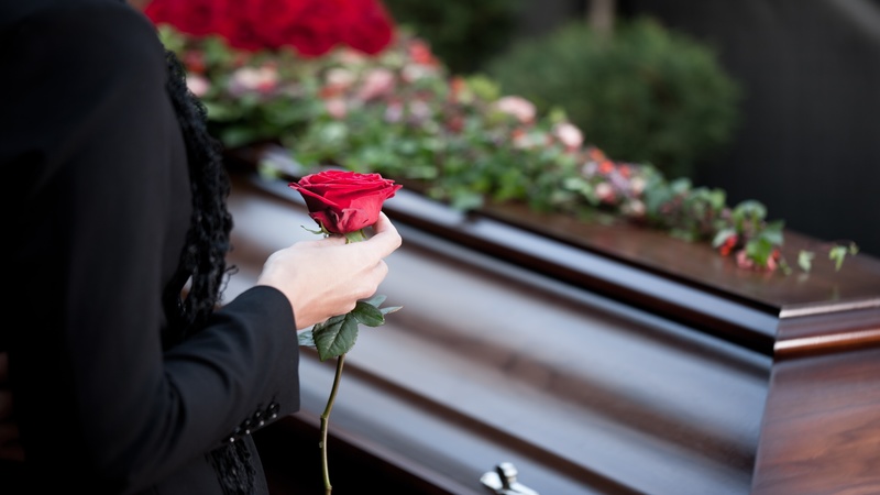 How Does Funeral Hayward CA Help Families Say Goodbye Gracefully?