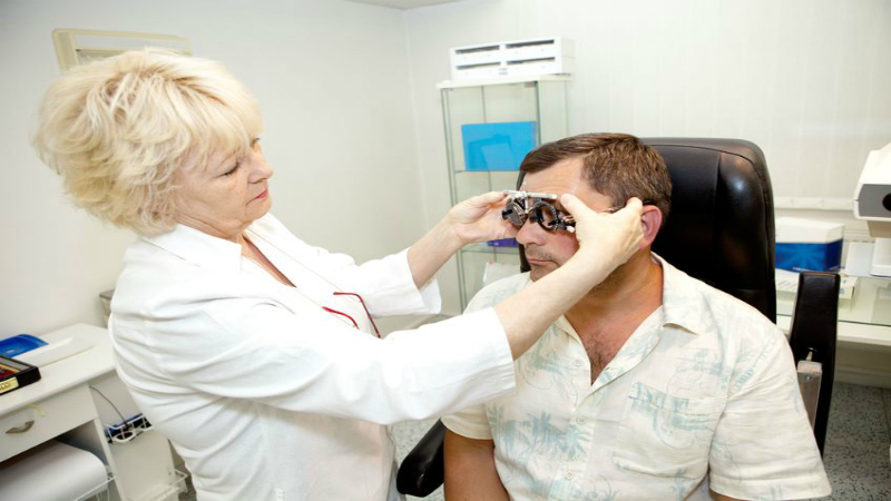 Benefits of Seeing an Eye Doctor for Eyelid Surgery in Wichita KS