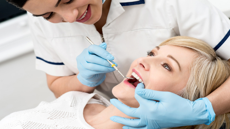 Choose the Right Family Dentist in Lincolon Square