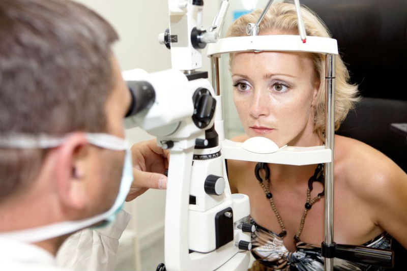 Eyelid Surgery Can Make You Look Younger and Refresh Your Appearance