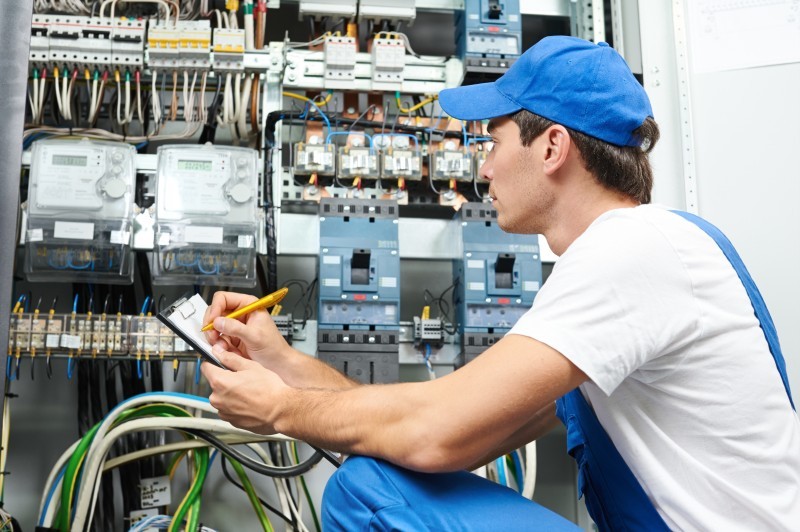 Benefits of Hiring an Electrician for a Lighting Installation in Austin
