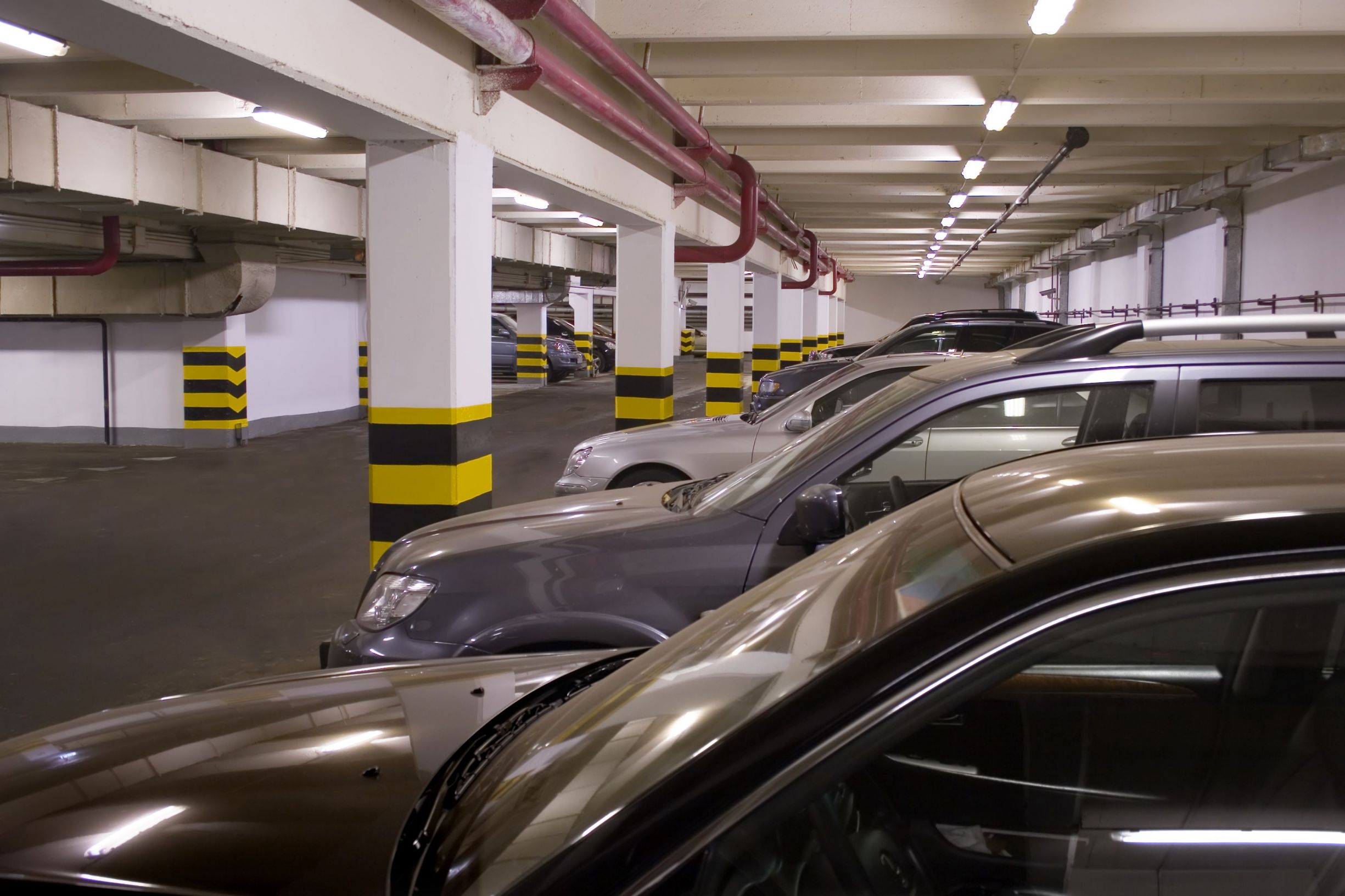 Four Advantages of Having a Satisfactory Parking Garage in Chicago