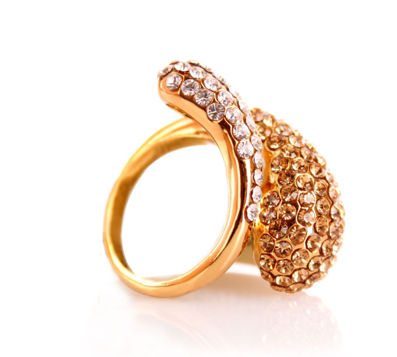 The Advantages of Using a Pawn Service To Sell Diamond Jewelry In Jacksonville FL